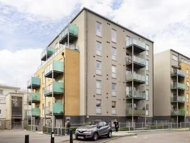 Just in! 2 BA 2 bedroom flat for rent in Merchant Street, Mile.