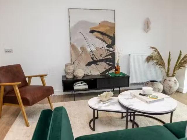 Cozy 2 BA 2 bedroom flat for rent in The Brickyard, London, E6