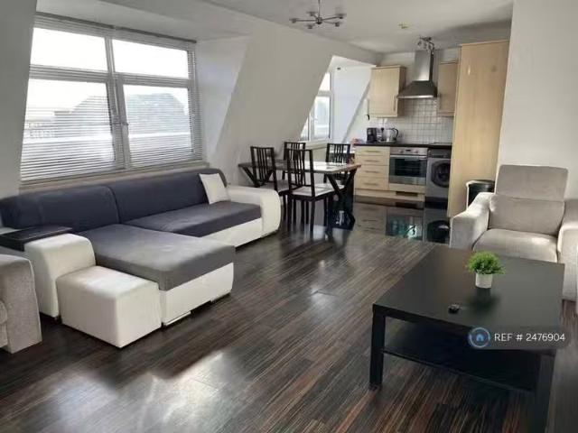For Rent! 2 BA 2 bedroom flat for rent in Victoria Place, Bris.