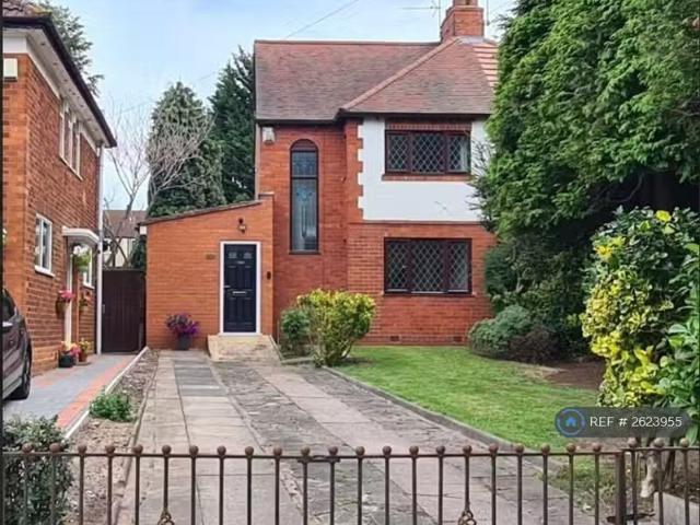 Just in! 2 BA 2 bedroom semi detached house for rent in Turfpi.