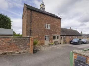 Nice 2 BA 4 bedroom barn conversion for rent in Main Street, M.