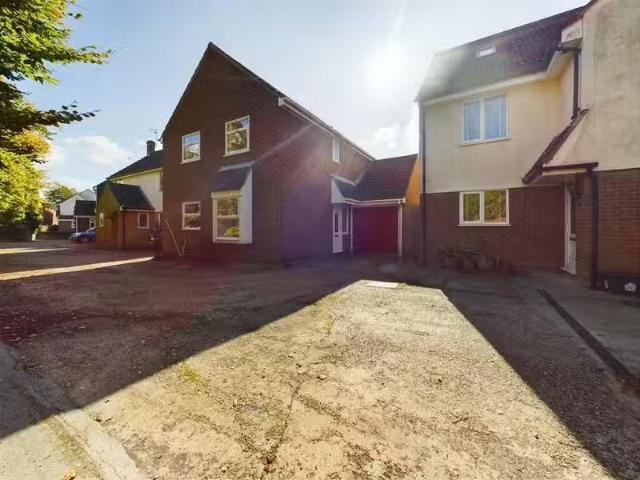 Cozy 2 BA 4 bedroom detached house for rent in Bailey Dale, St.