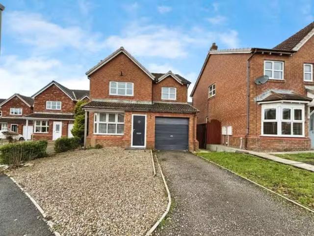 Cheap 2 BA 4 bedroom detached house for rent in Highfields, To.