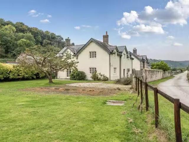 Charming 2 BA 4 bedroom house for rent in Milton Abbas, Blandf.