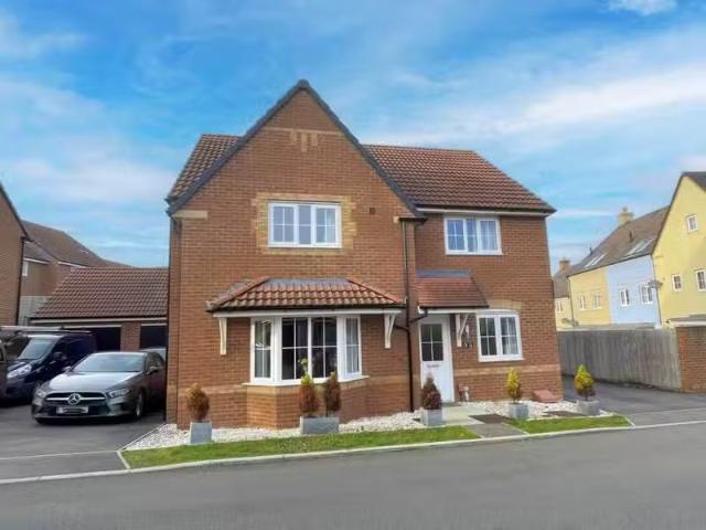 New 2 BA 4 bedroom house for rent in Hay Fields, Thornbury, So.