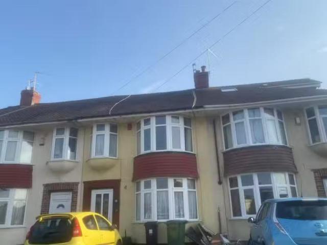 For Rent! 2 BA 4 bedroom terraced house for rent in Meadowswee.