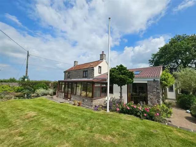 Cheap 2 BA 5 bedroom detached house for rent in Duck Street, C.