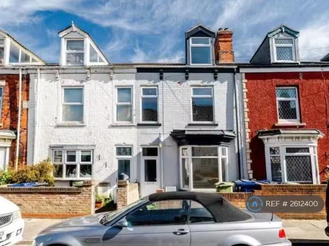 Rental! 2 BA 5 bedroom terraced house for rent in Rowston Stre.