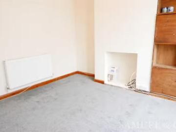 Just in! 2 bedroom terraced house for rent in Alexander Terrac.