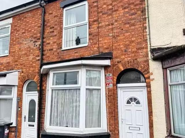 Charming 2 bedroom terraced house for rent in Hadfield Street.