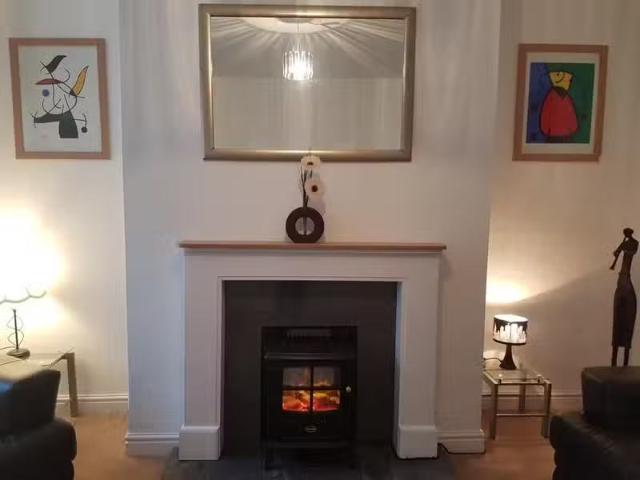 Unique 2 bedroom terraced house for rent in Parker Street, Bri.