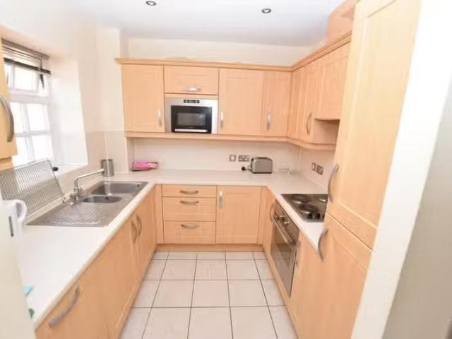 Nice 2 bedroom apartment for rent in Albany Gardens, Colcheste.