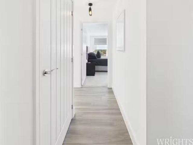 Rental! 2 bedroom apartment for rent in Bridge Road East, Welw.