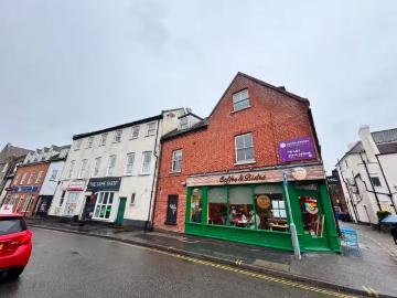 Cheap 2 bedroom apartment for rent in Guithavon Street, Witham.