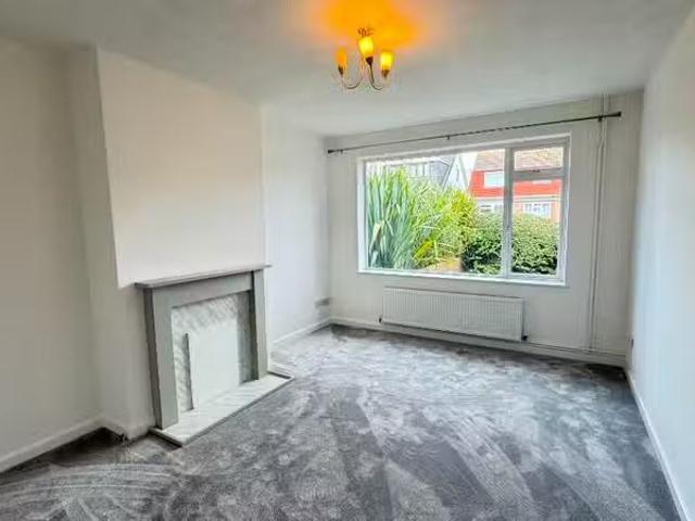 Deal! 2 bedroom bungalow for rent in Sutton Avenue North, Peac.