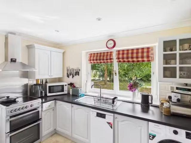 Cheap 2 bedroom detached bungalow for rent in Rake Lane, Chorl.