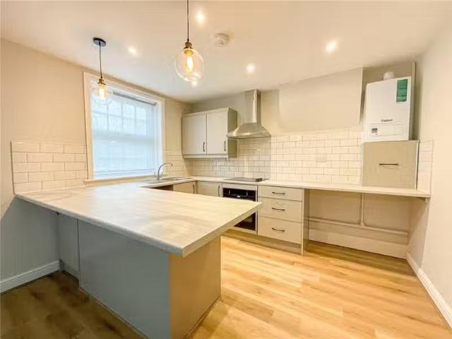 Rental! 2 bedroom end of terrace house for rent in Watling Str.