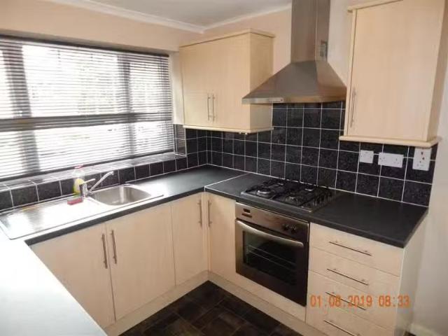 Cozy 2 bedroom end of terrace house for rent in Cheswick Close.