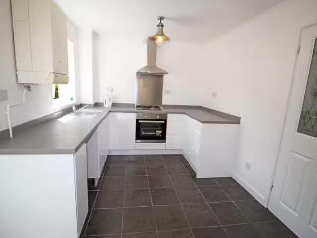 Cozy 2 bedroom end of terrace house for rent in Heathbrook, Ll.