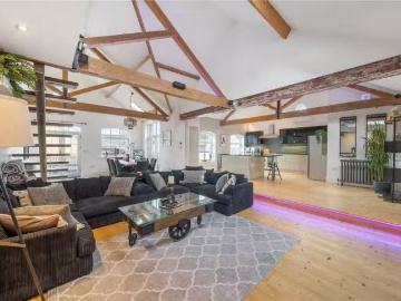 Deal! 2 bedroom flat for rent in Limes Road, Beckenham, BR3