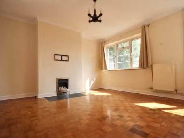 Deal! 2 bedroom flat for rent in The Lawns, Mount Pleasant, St.