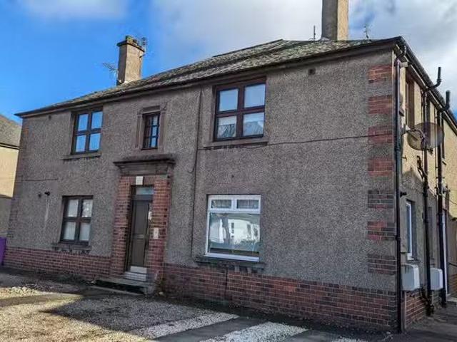 Rental! 2 bedroom ground floor flat for rent in Panmure Street.