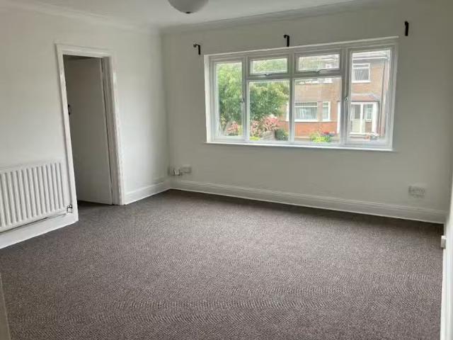 Cozy 2 bedroom maisonette for rent in Coryton Rise, Cardiff Ci.