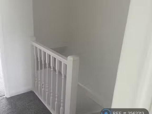 Just in! 2 bedroom maisonette for rent in Park Court, Harlow.