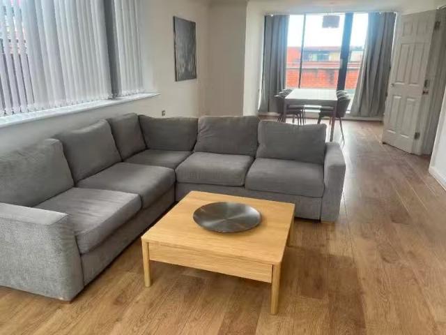 Rental! 2 bedroom penthouse for rent in Bradford Street, Birmi.
