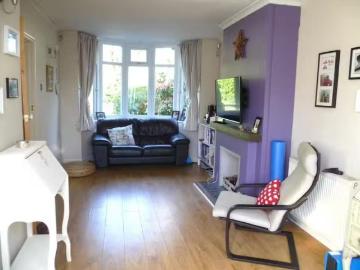 Nice 2 bedroom semi detached house for rent in Lickey Road, Re.