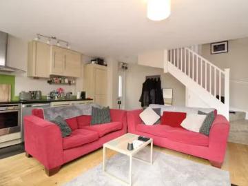 Just in! 2 bedroom semi detached house for rent in Warley Hill.