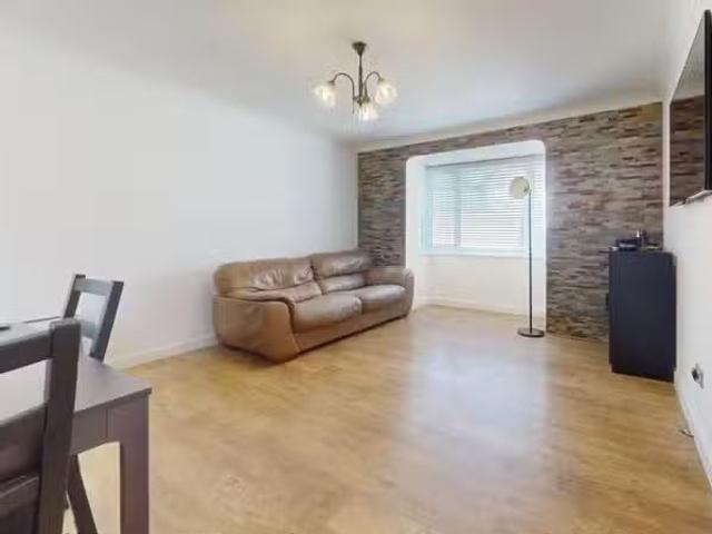 Just in! 2 bedroom semi detached house for rent in Wicken Clos.