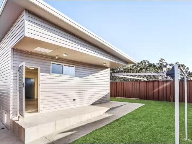 Cheap 2 BR 3a Echo Place, Penrith Apartment for rent Listed b.