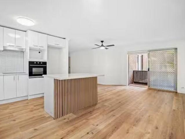 Just in! 2 BR 10/66 Sarawak Avenue, Palm Beach, QLD 4221