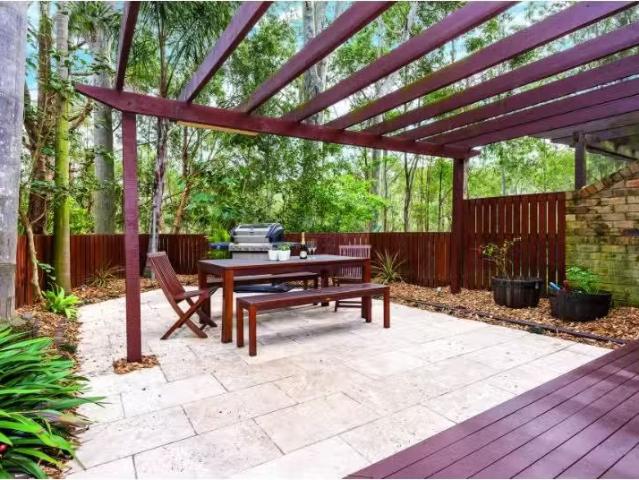 Charming 2 BR 10/34 Busaco Road, Marsfield Townhouse for rent.