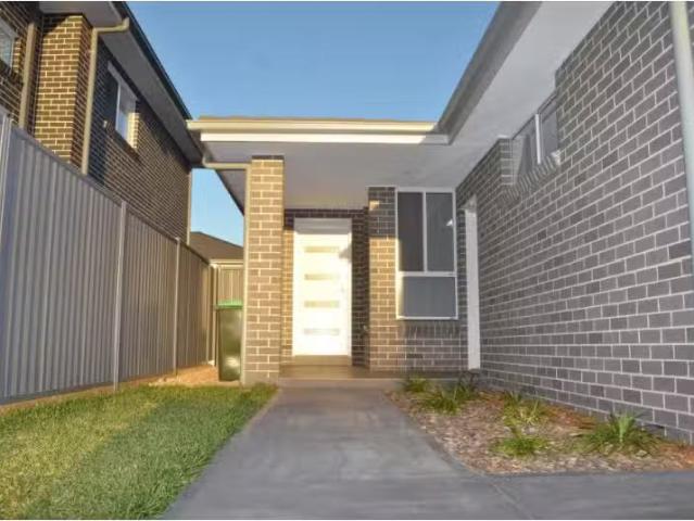 Charming 2 BR 10a Tannenberg Road, Edmondson Park House for re.