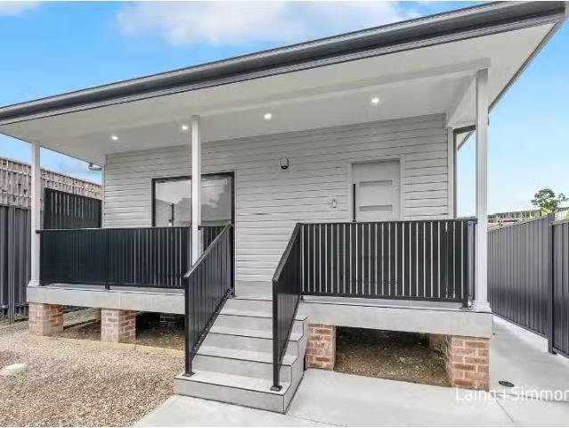 Deal! 2 BR 1/16 Pearson St, South Wentworthville House for ren.