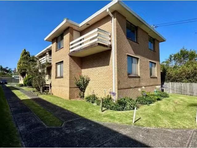 For Rent! 2 BR 1/132 Rothery Road, Bellambi Apartment for rent.