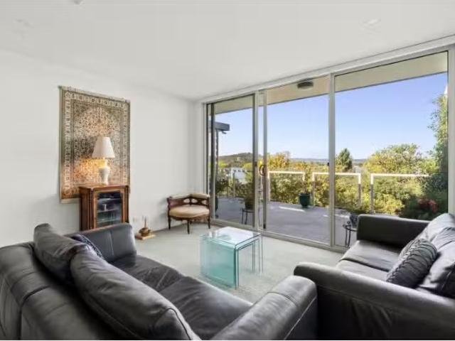 Nice 2 BR 12/7 Bowen Drive, Barton Apartment for rent Listed.