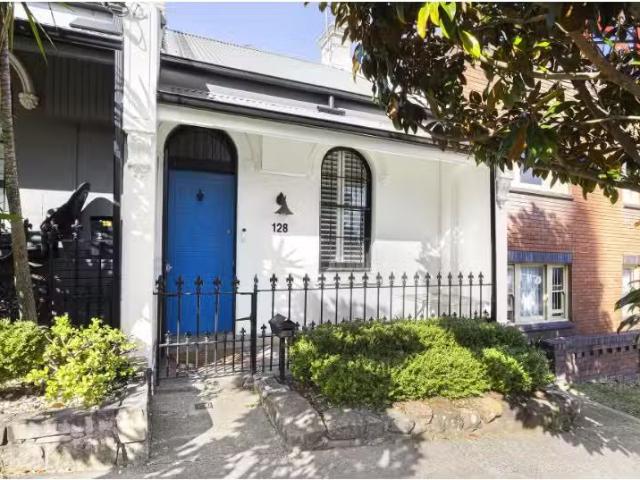 Rental! 2 BR 128 Denison Street, Bondi Junction House for rent.