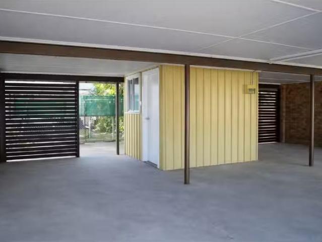 Cozy 2 BR 1/20 Donald Lane, Moree Apartment for rent Listed b.