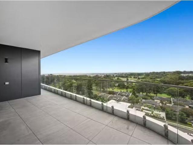 Nice 2 BR 1212/8 Maitland Place, Norwest Apartment for rent L.