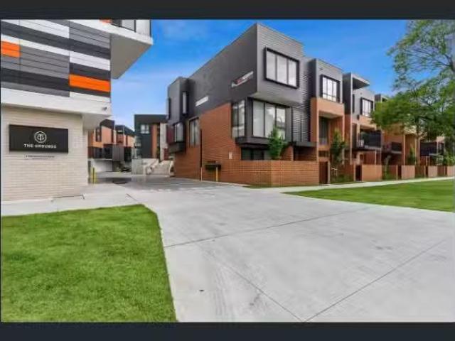 Deal! 2 BR 137/5 Donaldson Street, Braddon Townhouse for rent.