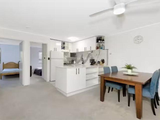 Cheap 2 BR 13/31 Disney Court, Belconnen Apartment for rent L.