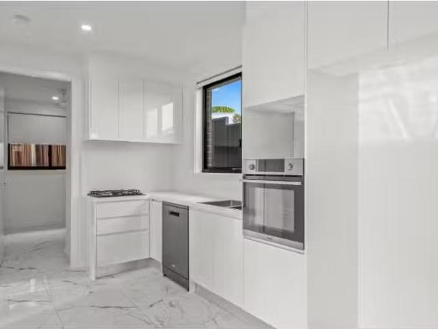 Unique 2 BR 147A Richmond Road, MARAYONG Apartment for rent L.