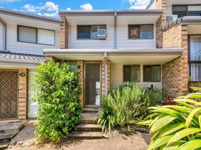 Nice 2 BR 14/11 Balfour Crescent, Highland Park, QLD 4211 To.