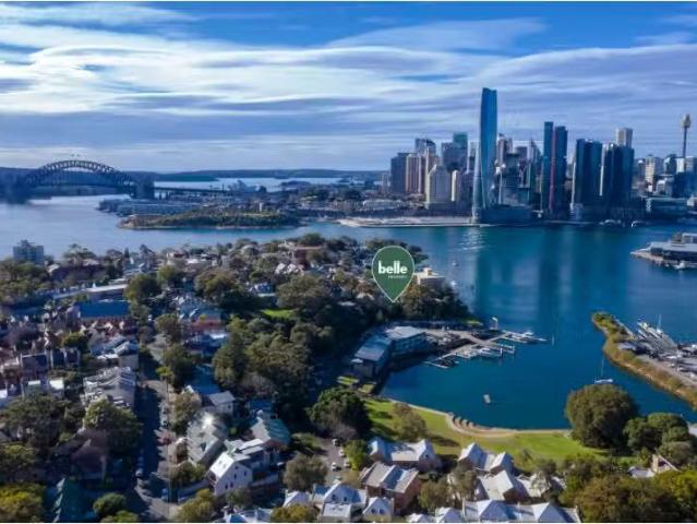 Cozy 2 BR 14 Datchett Street, Balmain East House for rent Lis.