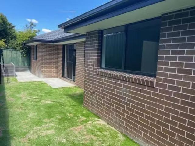 Charming 2 BR 14A Gideon Street, Winston Hills House for rent.