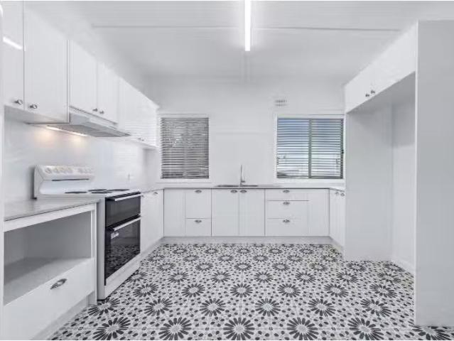 Just in! 2 BR 1/66 Charles Street, TWEED HEADS Apartment for r.