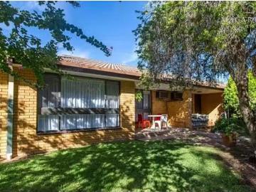 Charming 2 BR 1/66 Inglis Street, Lake Albert Apartment for re.